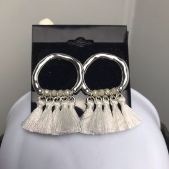Premier Designs Jewelry - Premier Designs Coconut Earrings 1.5" White Fringe